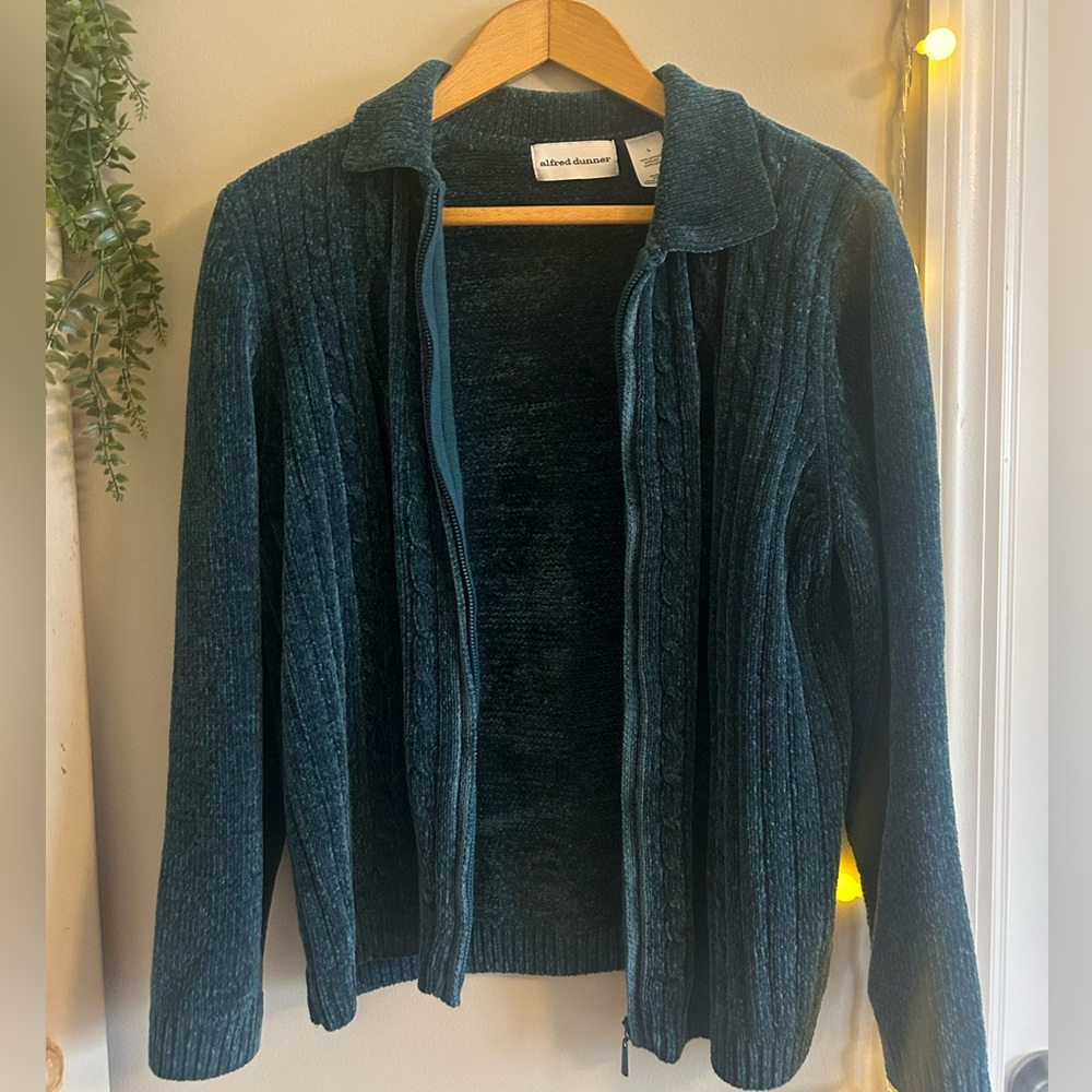 Alfred Dunner Zip up velvet-like sweater size large